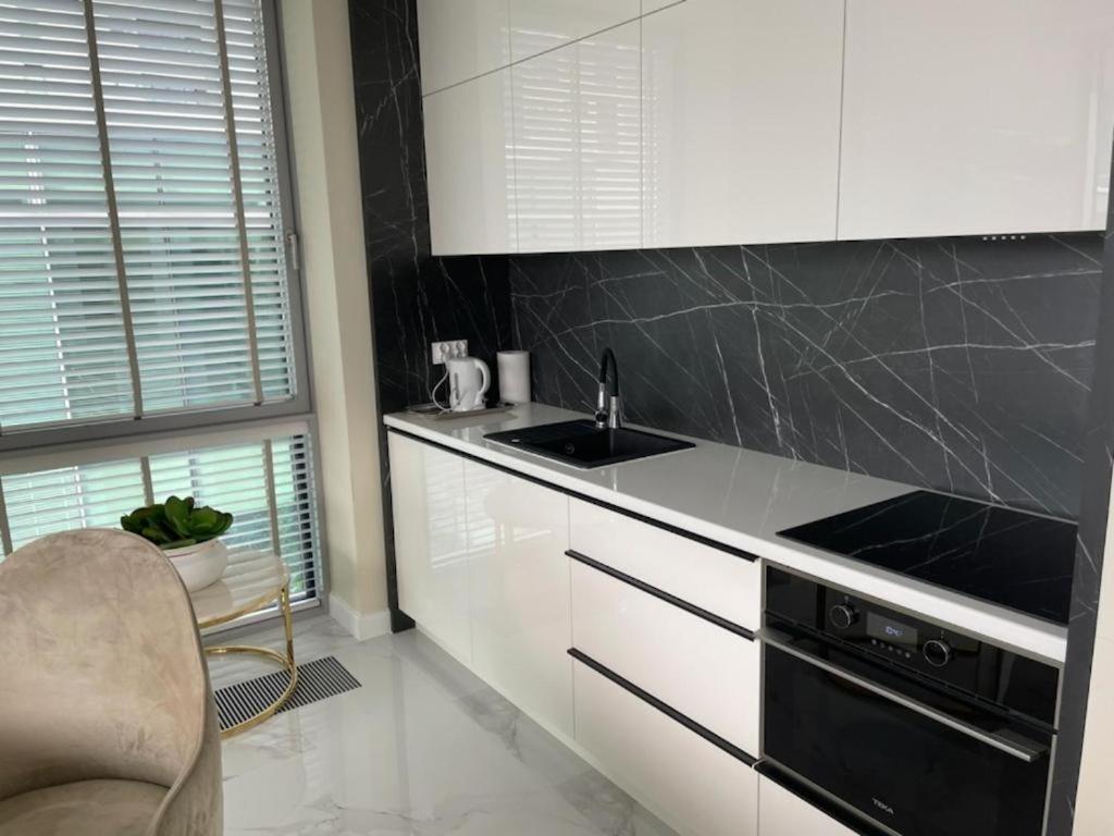 Apartament Faltom 26 Yacht Park Z Tarasem กดิเนีย ภายนอก รูปภาพ