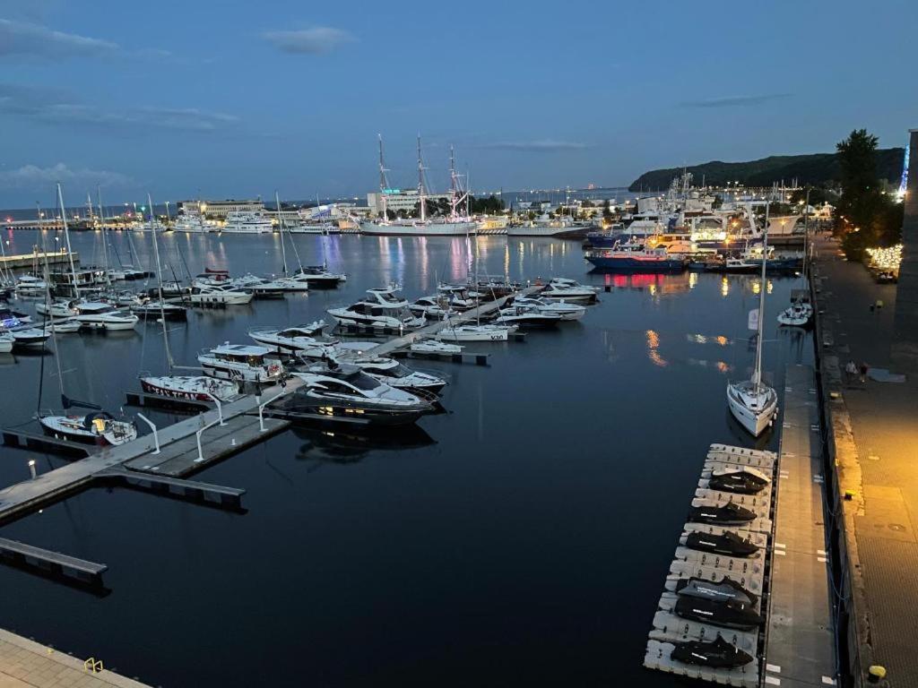 Apartament Faltom 26 Yacht Park Z Tarasem กดิเนีย ภายนอก รูปภาพ