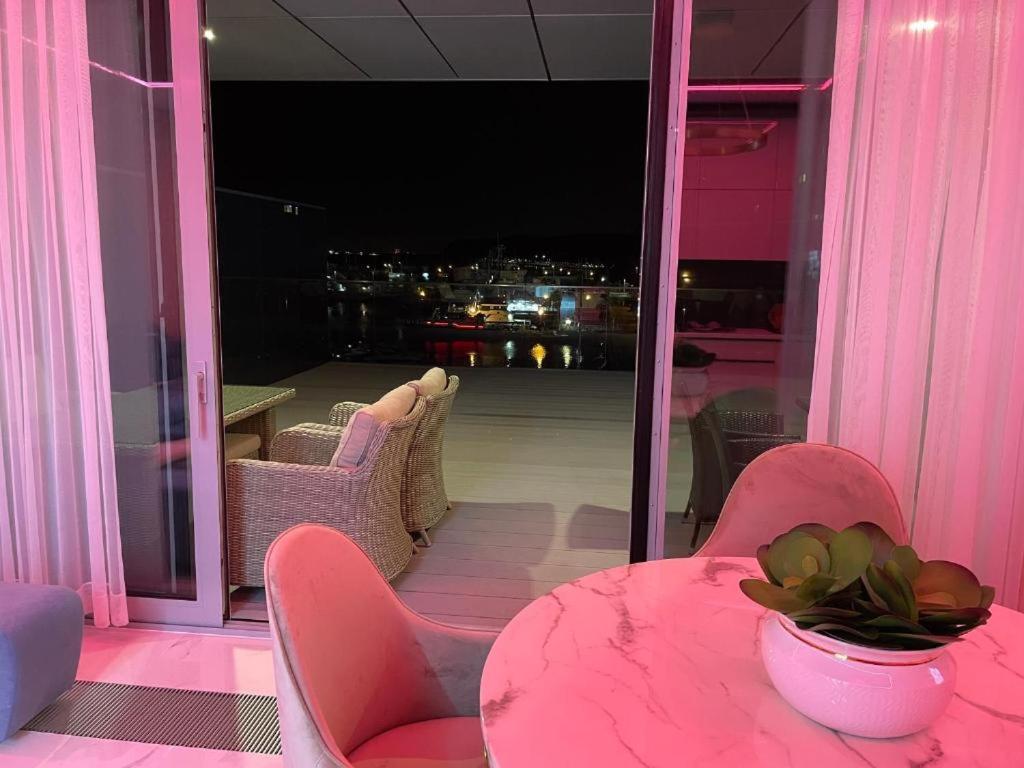 Apartament Faltom 26 Yacht Park Z Tarasem กดิเนีย ภายนอก รูปภาพ