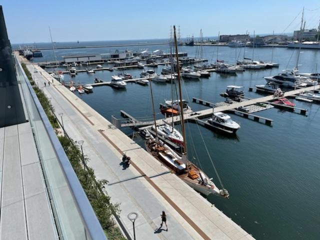 Apartament Faltom 26 Yacht Park Z Tarasem กดิเนีย ภายนอก รูปภาพ