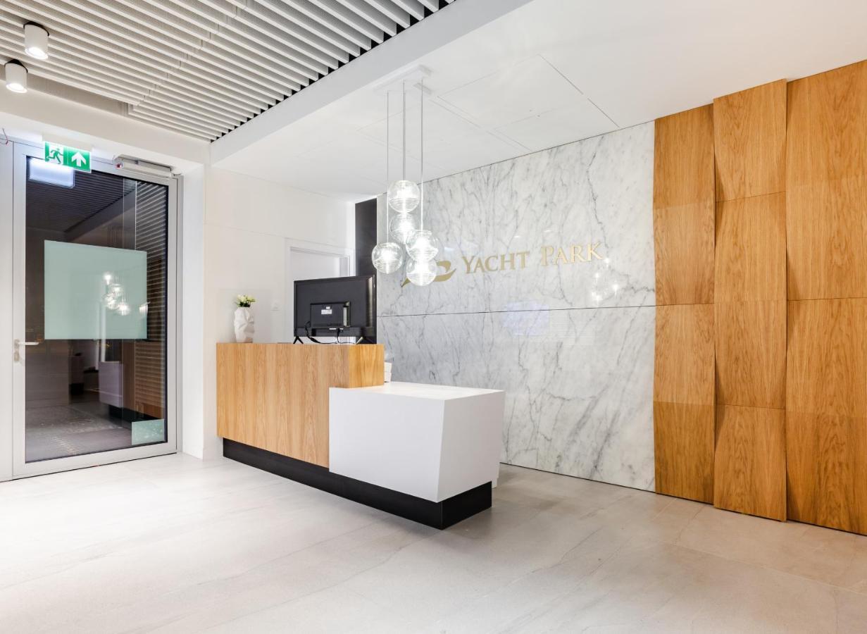Apartament Faltom 26 Yacht Park Z Tarasem กดิเนีย ภายนอก รูปภาพ