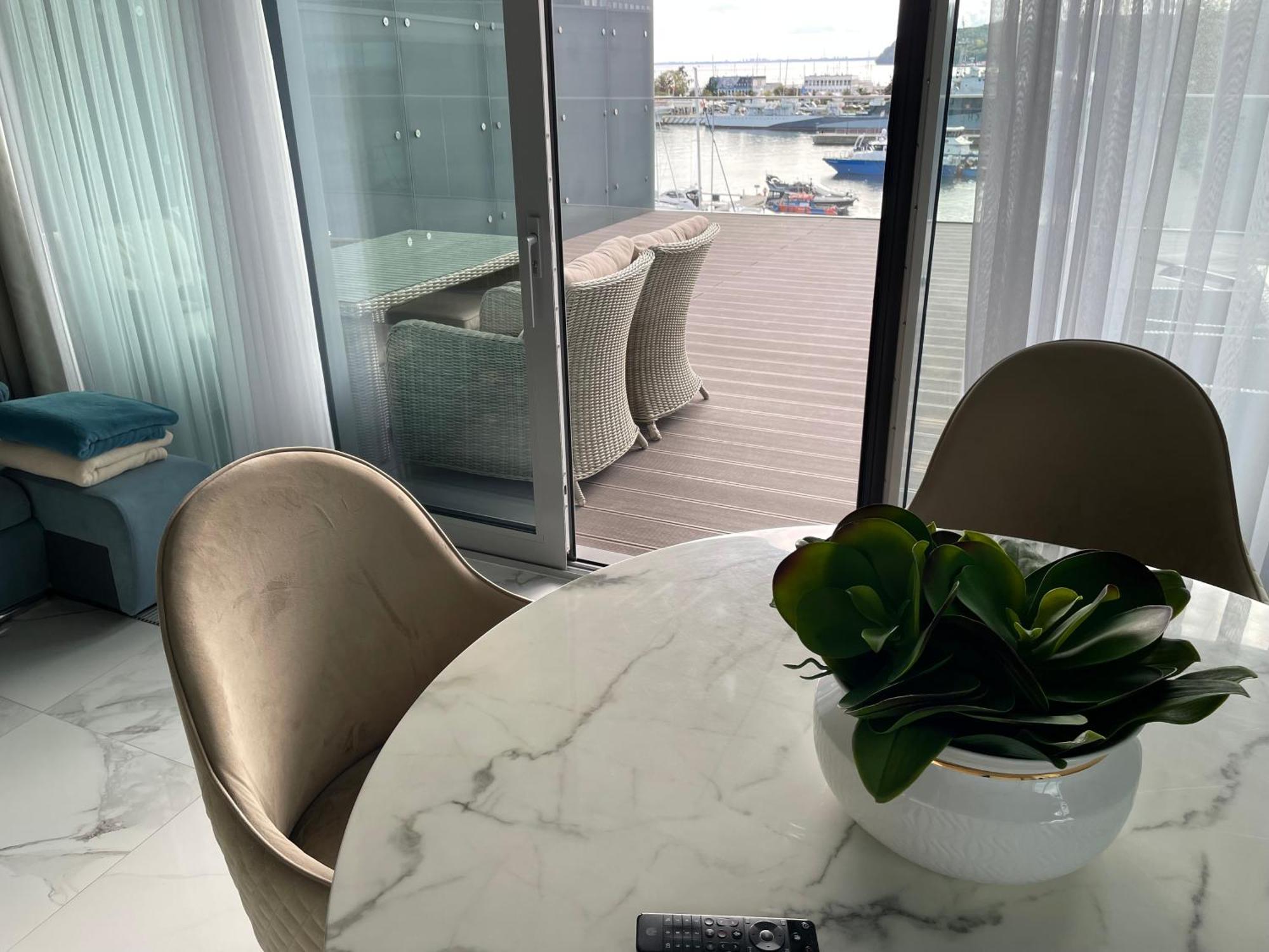 Apartament Faltom 26 Yacht Park Z Tarasem กดิเนีย ภายนอก รูปภาพ
