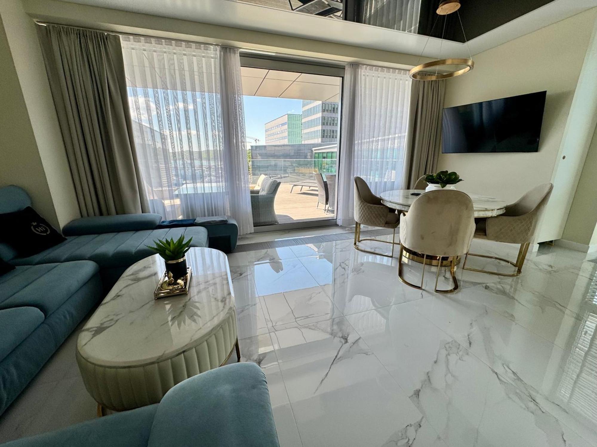 Apartament Faltom 26 Yacht Park Z Tarasem กดิเนีย ภายนอก รูปภาพ